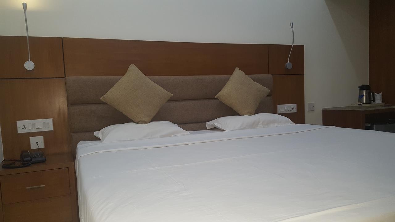 Sree Gokulam Residency Otel Thrissur Dış mekan fotoğraf