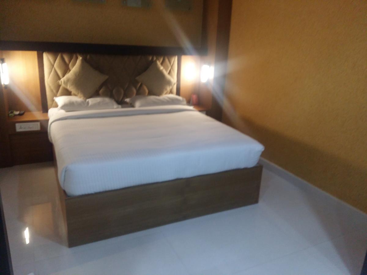 Sree Gokulam Residency Otel Thrissur Dış mekan fotoğraf