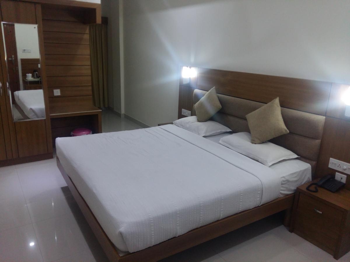 Sree Gokulam Residency Otel Thrissur Dış mekan fotoğraf