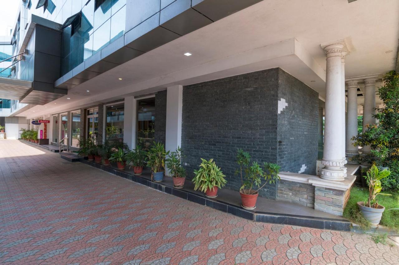 Sree Gokulam Residency Otel Thrissur Dış mekan fotoğraf