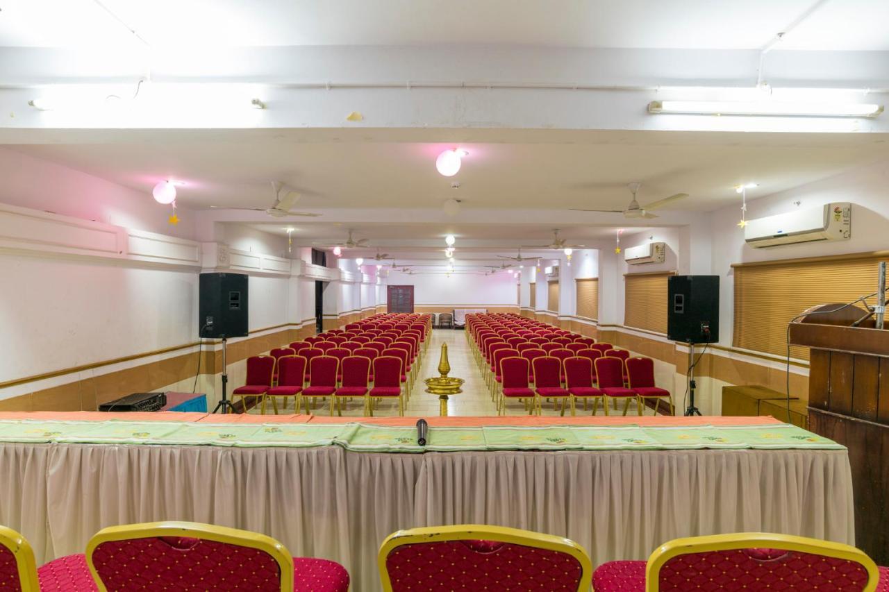 Sree Gokulam Residency Otel Thrissur Dış mekan fotoğraf