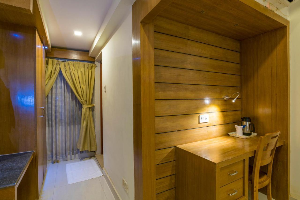 Sree Gokulam Residency Otel Thrissur Dış mekan fotoğraf